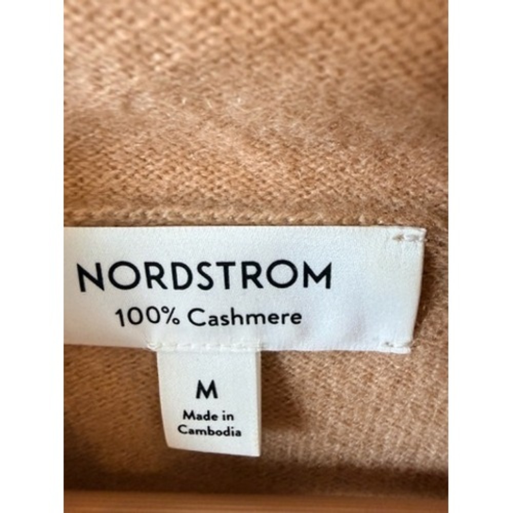 Nordstrom Womens 100% Cashmere Turtleneck Sweater Tan Camel Size M Hole Repair - Picture 2 of 5